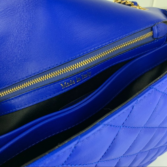 SOLD‼️Moschino Couture Large Quilted Shoulder Bag - Picture 11 of 15